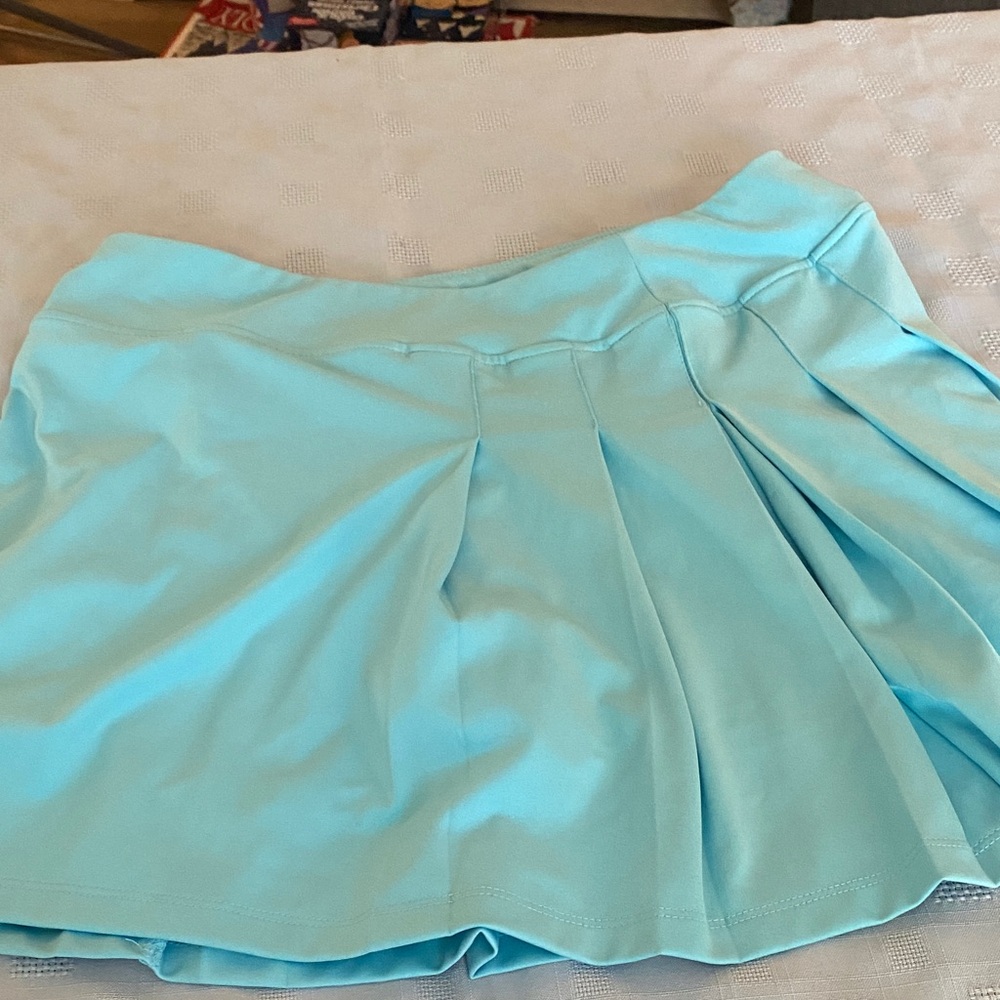 Woman’s Tommy Bahama golf skirt size large